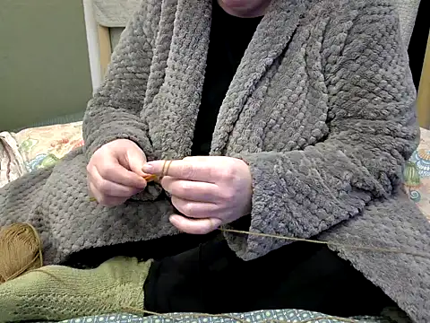 Snapshot of MarthaBriest chatting on December 2025 08:09:01 AM MarthaBriest online show from December 2025 08:09:01 AM