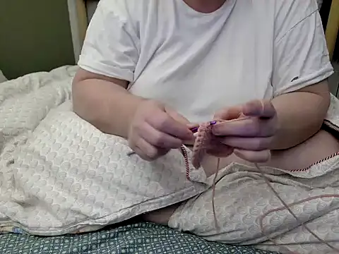 Snapshot of MarthaBriest chatting on December 2025 04:08:01 AM MarthaBriest online show from December 2025 04:08:01 AM