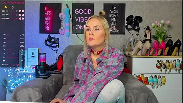 HannaKorsak online show from January 2025 03:00:01 PM