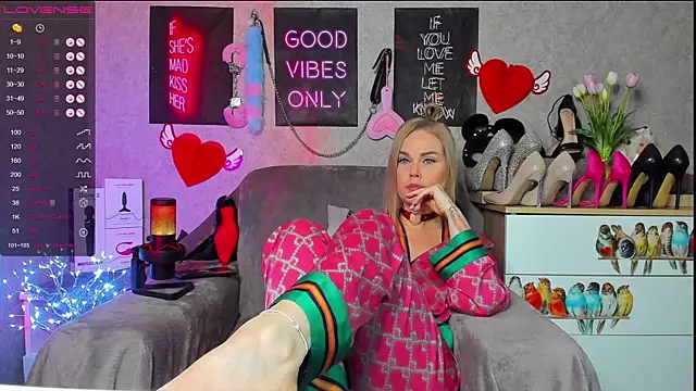 HannaKorsak online show from February 2025 10:00:02 PM