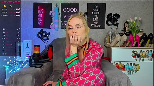 HannaKorsak online show from March 2025 05:02:02 PM