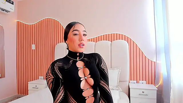 Snapshot of SofiiSweet_ chatting on October 2025 02:29:01 PM SofiiSweet online show from October 2025 02:29:01 PM