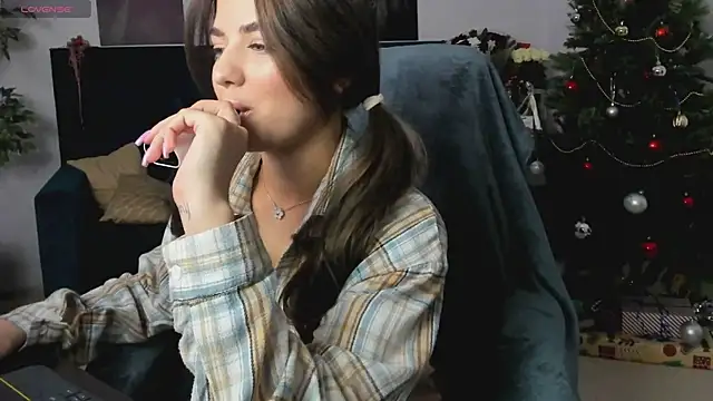 CharleneWoods online show from December 2024 04:30:02 PM