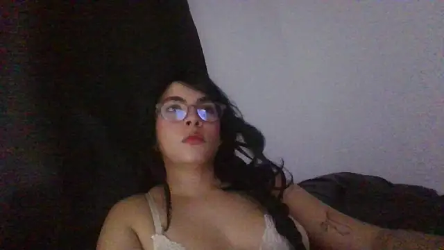 Kiri Cutee online show from February 2025 04:55:01 AM