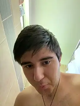 Snapshot of Yann_18 chatting on October 2025 08:22:01 PM Yann 18 online show from October 2025 08:22:01 PM