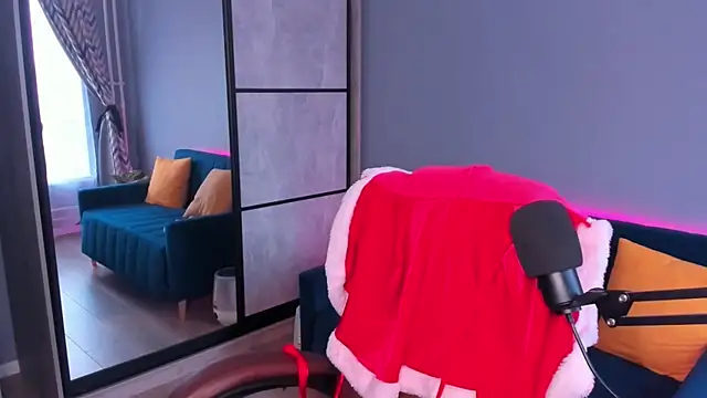 OddlyFamiliar online show from December 2024 10:06:02 AM