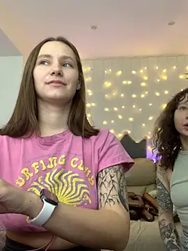 Snapshot of HotCaramellsTV chatting on October 2025 09:07:01 AM HotCaramellsTV online show from October 2025 09:07:01 AM