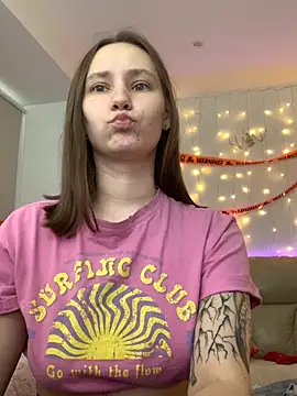 Snapshot of HotCaramellsTV chatting on October 2025 08:25:02 AM HotCaramellsTV online show from October 2025 08:25:02 AM