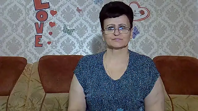 Snapshot of PaulaGolden chatting on October 2025 06:00:02 AM PaulaGolden online show from October 2025 06:00:02 AM