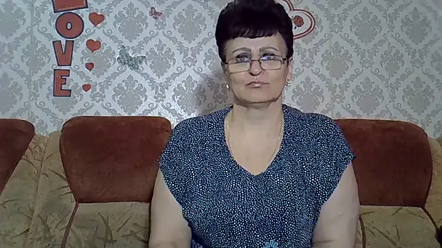 Snapshot of PaulaGolden chatting on October 2025 06:58:02 AM PaulaGolden online show from October 2025 06:58:02 AM