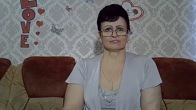 Snapshot of PaulaGolden chatting on December 2025 10:31:01 AM PaulaGolden online show from December 2025 10:31:01 AM