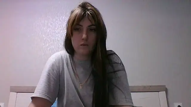 Snapshot of Moniic_Moon chatting on December 2024 03:57:02 PM Moniic Moon online show from December 2024 03:57:02 PM