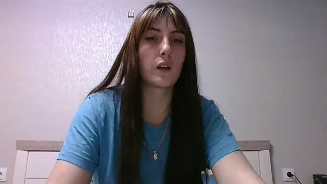 Snapshot of Moniic_Moon chatting on January 2025 05:09:02 PM Moniic Moon online show from January 2025 05:09:02 PM