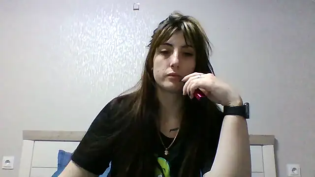 Snapshot of Moniic_Moon chatting on February 2025 04:11:02 PM Moniic Moon online show from February 2025 04:11:02 PM