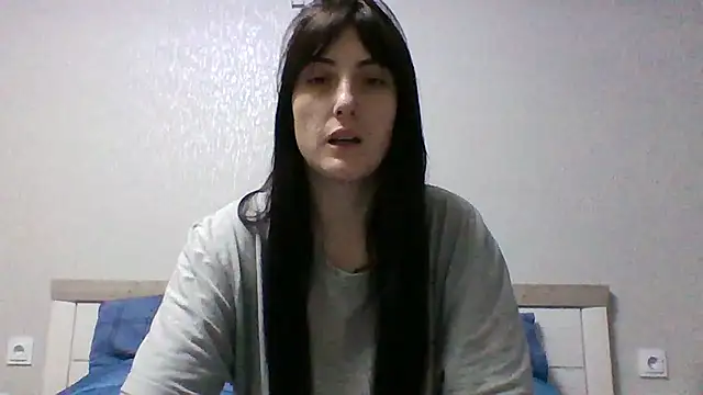 Snapshot of Moniic_Moon chatting on February 2025 03:53:01 PM Moniic Moon online show from February 2025 03:53:01 PM