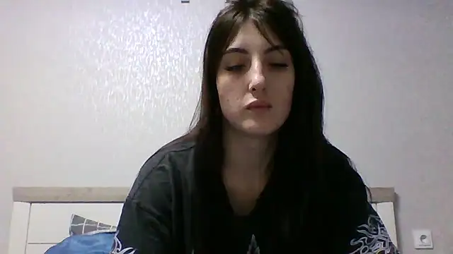 Snapshot of Moniic_Moon chatting on March 2025 04:01:01 PM Moniic Moon online show from March 2025 04:01:01 PM