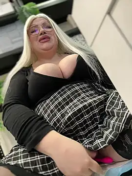 VladaWhite online show from February 2025 08:01:01 AM