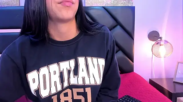 Snapshot of KimberlyVillaLobos chatting on March 2025 02:40:01 PM KimberlyVillaLobos online show from March 2025 02:40:01 PM