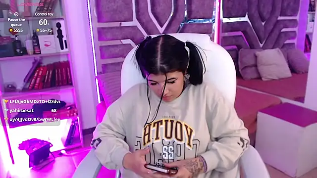 AliceWalker 11 online show from January 2025 01:48:01 AM