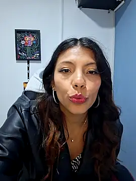Selenakyle92  online show from December 2024 10:51:01 PM
