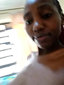 Snapshot of Beee25 chatting on December 2025 08:52:01 AM Beee25 online show from December 2025 08:52:01 AM