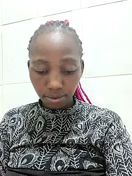 Snapshot of Beee25 chatting on December 2025 08:26:01 PM Beee25 online show from December 2025 08:26:01 PM