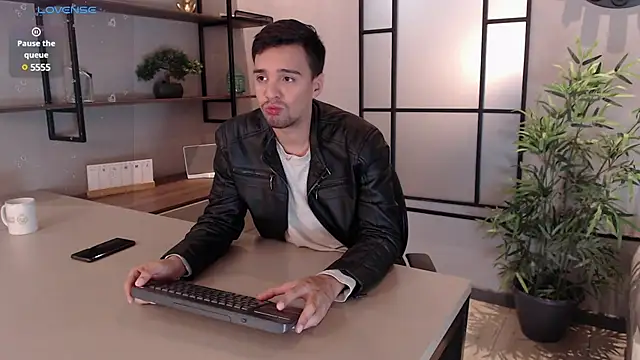 Edward max online show from January 2025 03:17:02 AM
