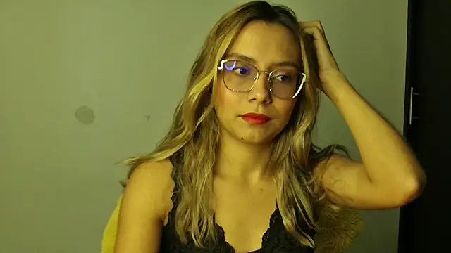 Mia Sanchez01 online show from January 2025 10:01:01 PM