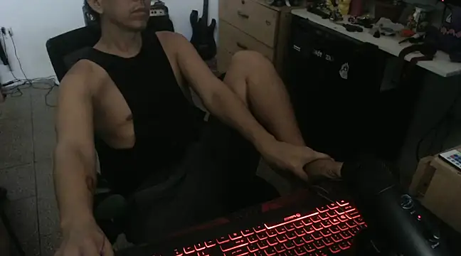 Snapshot of Pit_xxz chatting on December 2024 04:39:02 PM Pit xxz online show from December 2024 04:39:02 PM