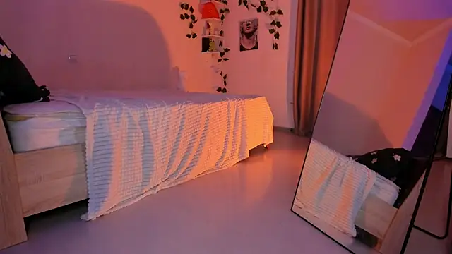 Emily relish online show from February 2025 07:25:02 PM