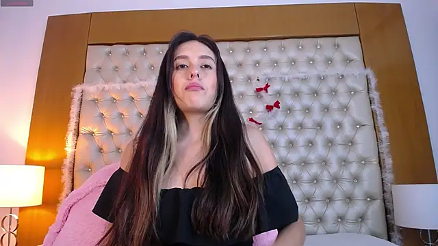 Snapshot of MegannMyerss chatting on December 2024 09:20:02 PM MegannMyerss online show from December 2024 09:20:02 PM