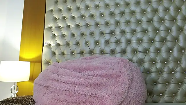 Snapshot of MegannMyerss chatting on March 2025 08:21:01 PM MegannMyerss online show from March 2025 08:21:01 PM