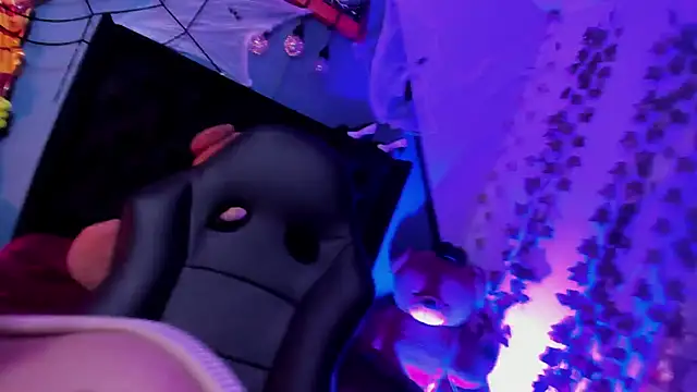 Snapshot of delilah_fix chatting on November 2025 08:21:02 PM delilah fix online show from November 2025 08:21:02 PM