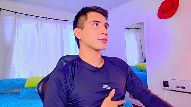 Snapshot of Chris_Maddox chatting on December 2025 06:46:02 PM Chris Maddox online show from December 2025 06:46:02 PM