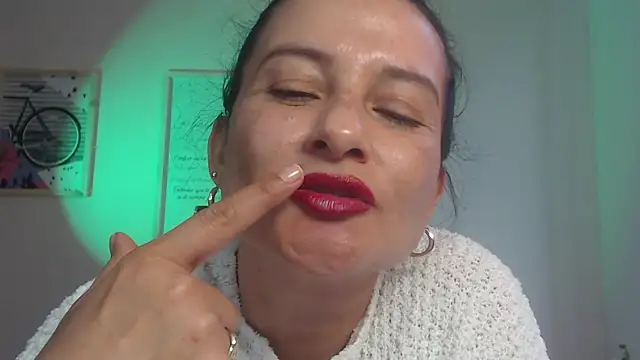lucy diiaz online show from February 2025 04:57:02 PM