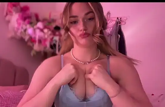pinkie piexx online show from February 2025 08:31:01 PM