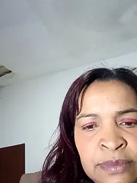 Snapshot of _violetta_- chatting on October 2025 01:00:02 AM violetta - online show from October 2025 01:00:02 AM