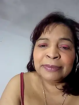 Snapshot of _violetta_- chatting on October 2025 12:24:01 PM violetta - online show from October 2025 12:24:01 PM