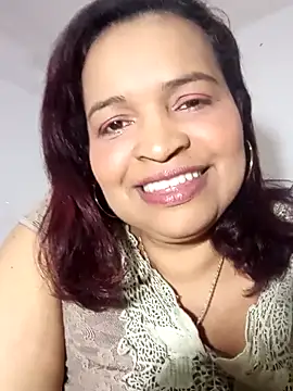 Snapshot of _violetta_- chatting on October 2025 01:03:01 AM violetta - online show from October 2025 01:03:01 AM