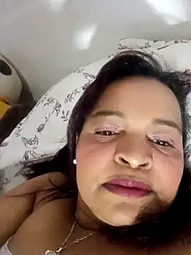 Snapshot of _violetta_- chatting on October 2025 07:34:01 PM violetta - online show from October 2025 07:34:01 PM