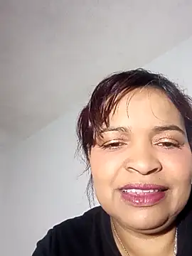 Snapshot of _violetta_- chatting on October 2025 12:13:02 PM violetta - online show from October 2025 12:13:02 PM