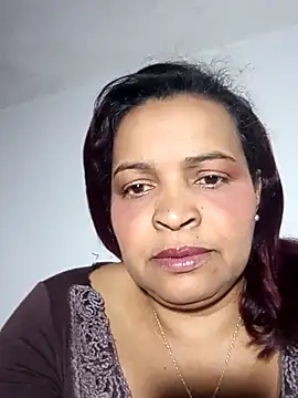 Snapshot of _violetta_- chatting on October 2025 12:49:02 AM violetta - online show from October 2025 12:49:02 AM