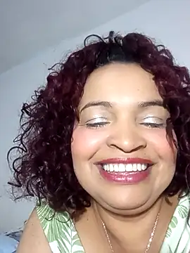 Snapshot of _violetta_- chatting on November 2025 12:27:02 PM violetta - online show from November 2025 12:27:02 PM