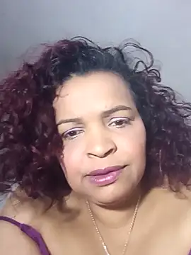 Snapshot of _violetta_- chatting on November 2025 11:20:02 AM violetta - online show from November 2025 11:20:02 AM