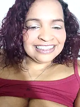 Snapshot of _violetta_- chatting on November 2025 12:37:01 PM violetta - online show from November 2025 12:37:01 PM