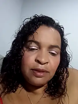 Snapshot of _violetta_- chatting on December 2025 11:43:01 PM violetta - online show from December 2025 11:43:01 PM