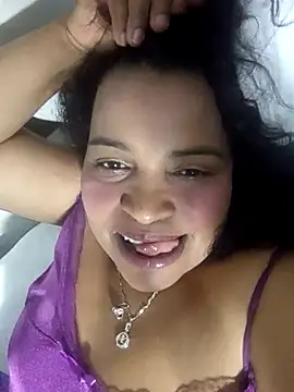 Snapshot of _violetta_- chatting on December 2025 12:20:02 AM violetta - online show from December 2025 12:20:02 AM