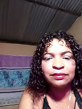 Snapshot of _violetta_- chatting on December 2025 11:04:02 AM violetta - online show from December 2025 11:04:02 AM