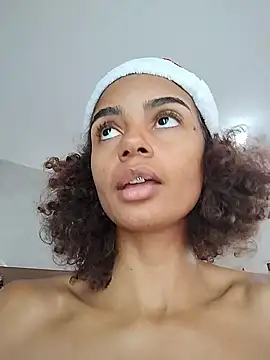 Snapshot of Emanuelle_manu chatting on December 2024 12:29:02 PM Emanuelle manu online show from December 2024 12:29:02 PM