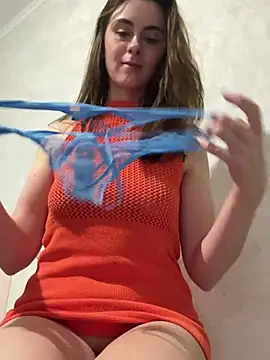 Snapshot of Miilania chatting on December 2024 10:53:01 PM Miilania online show from December 2024 10:53:01 PM